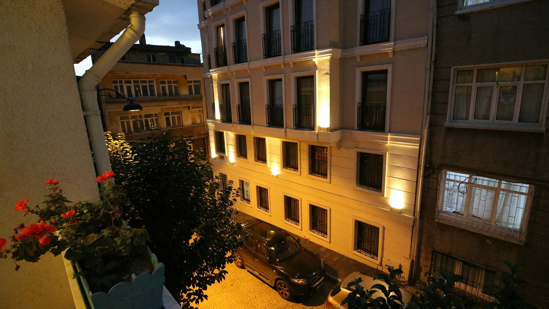 Halena Apart Hotel contacts